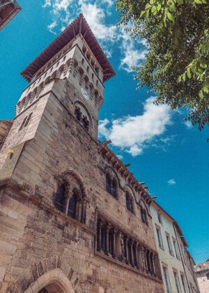 Beffroi de St-Antonin-Noble-Val vu de l'extérieur